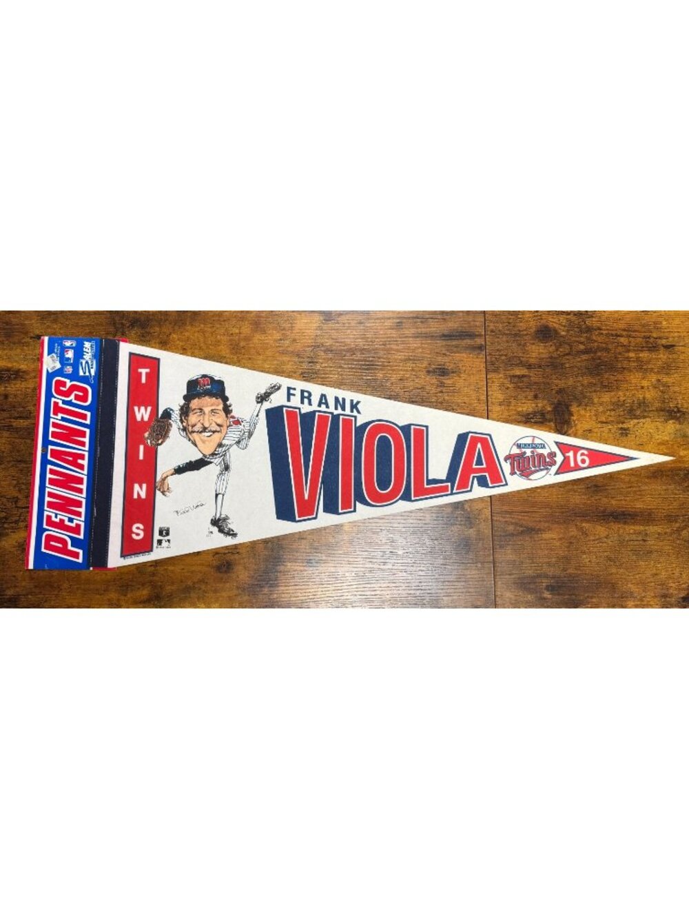 Vintage MLB 1989 Minnesota Twins #16 Frank Viola pennant